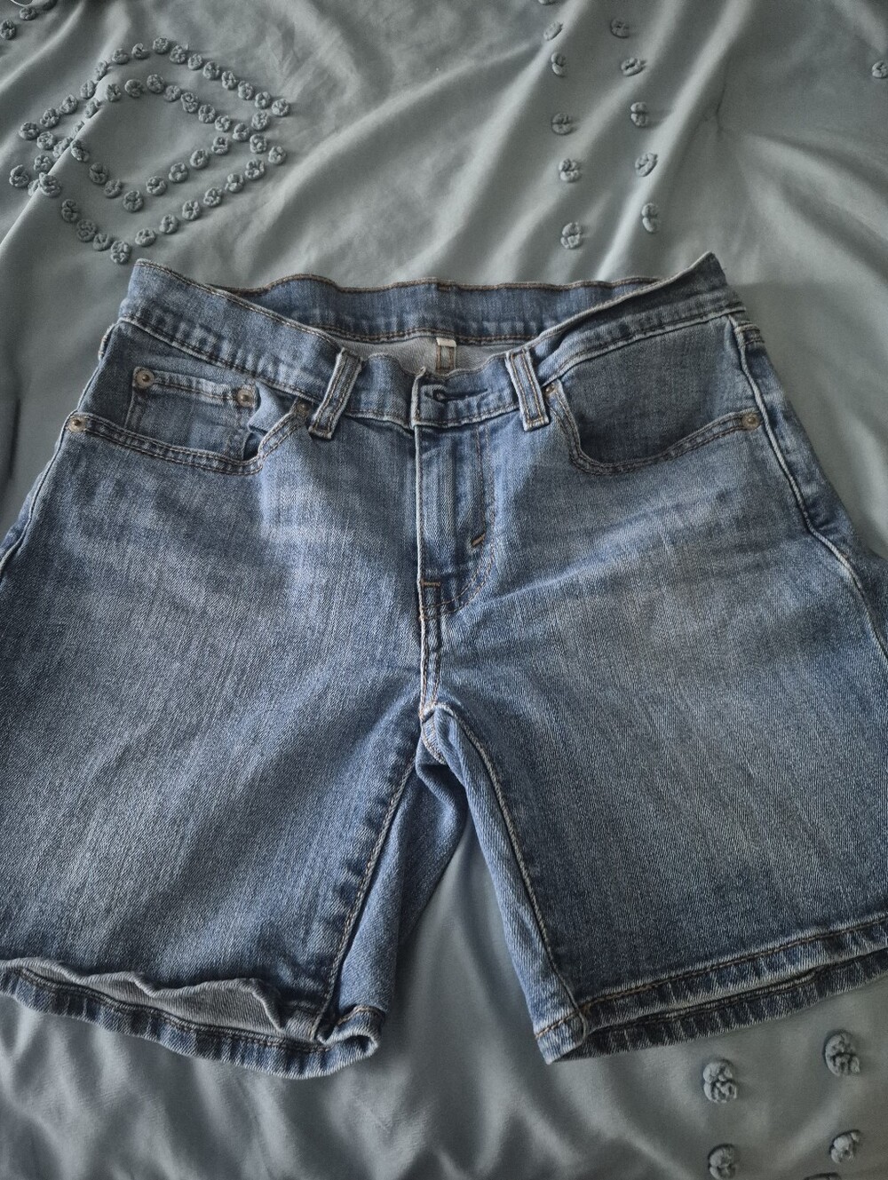 Levi's Classic Mid-Blue Denim Shorts